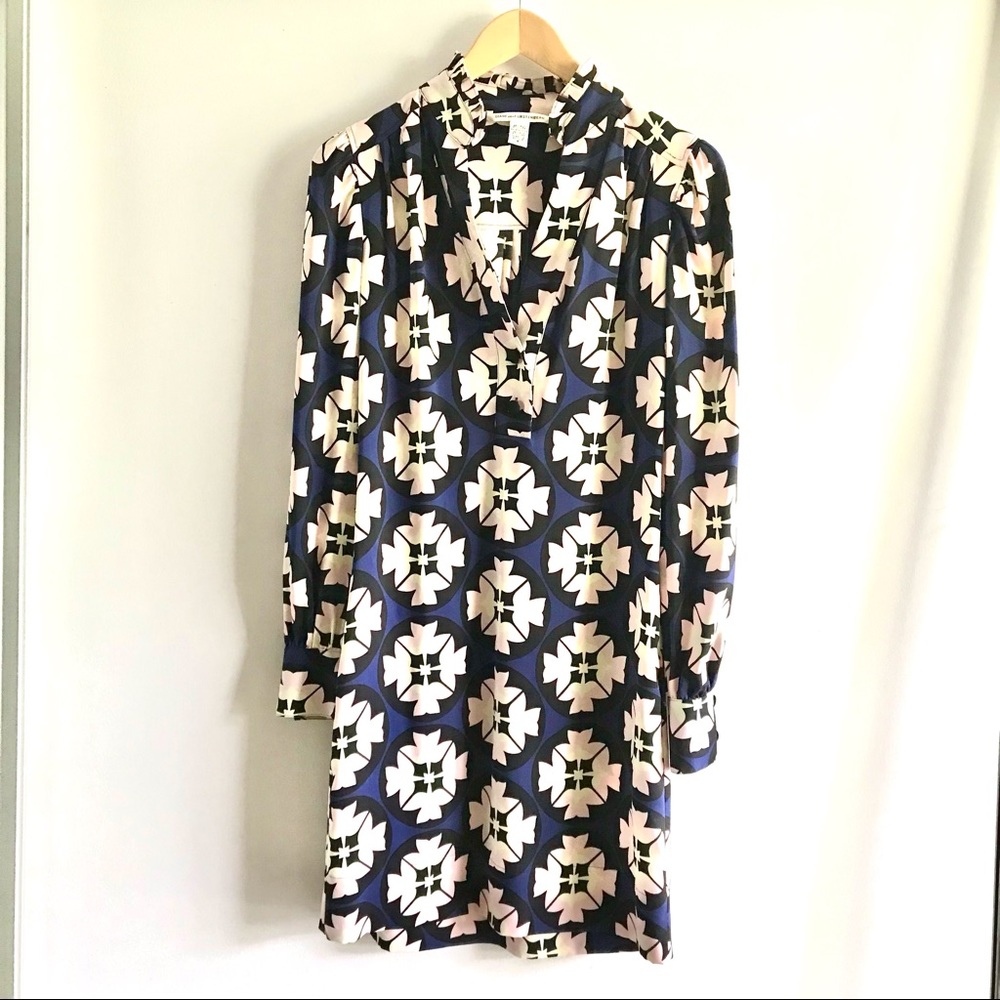 Diane Von Furstenberg Blue Pink Silk Dress Size S-Ruffled Mandarin Collar